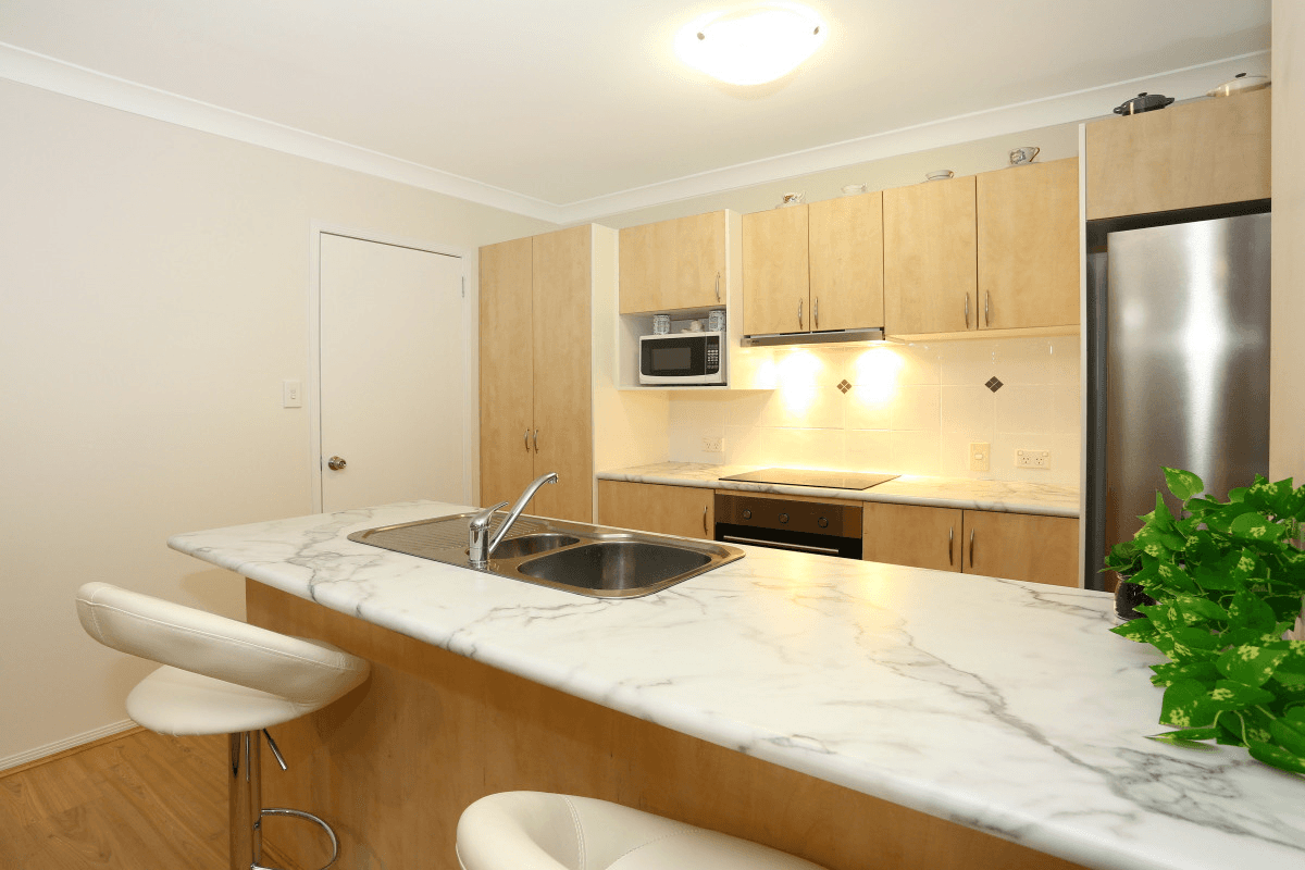 2/136 Pacific Pines Boulevard, Pacific Pines, QLD 4211