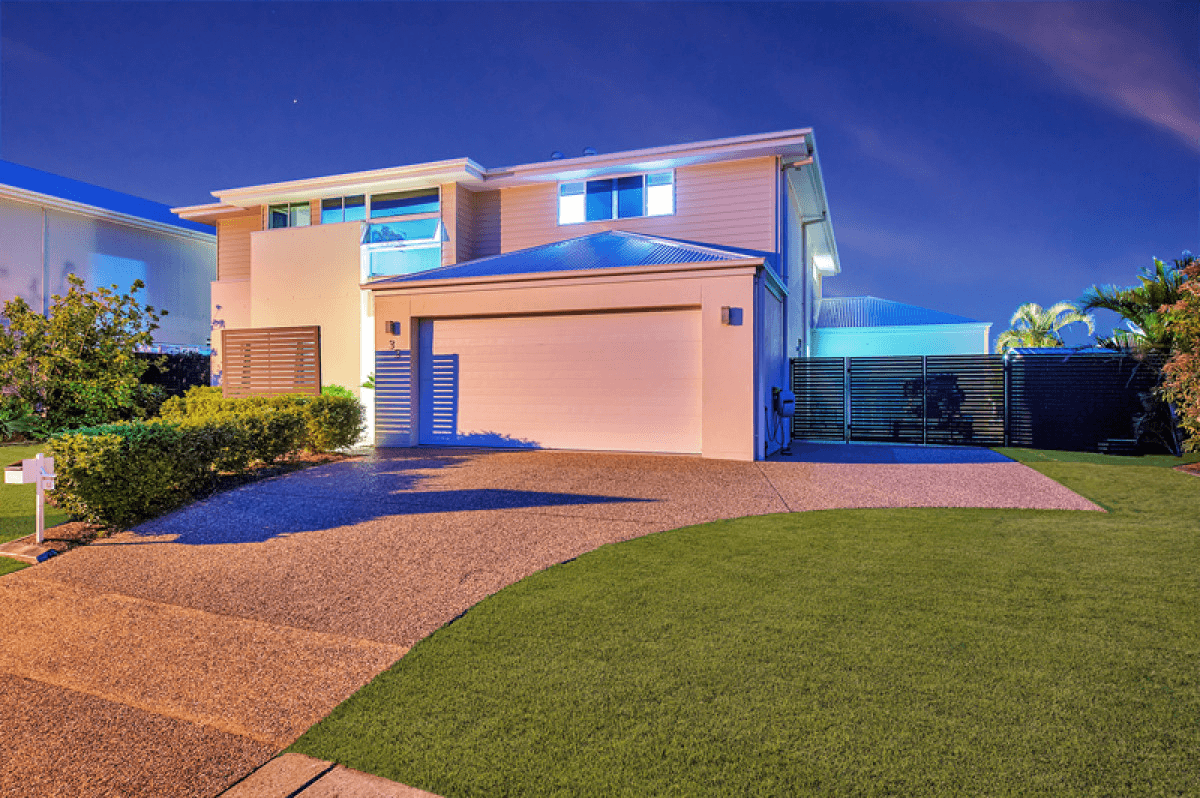 33 Salvado Drive, Pacific Pines, QLD 4211