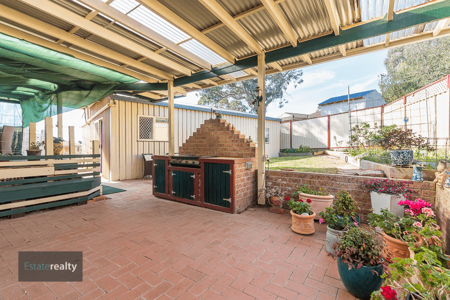 10 Jordan Pl, Queanbeyan West, NSW 2620