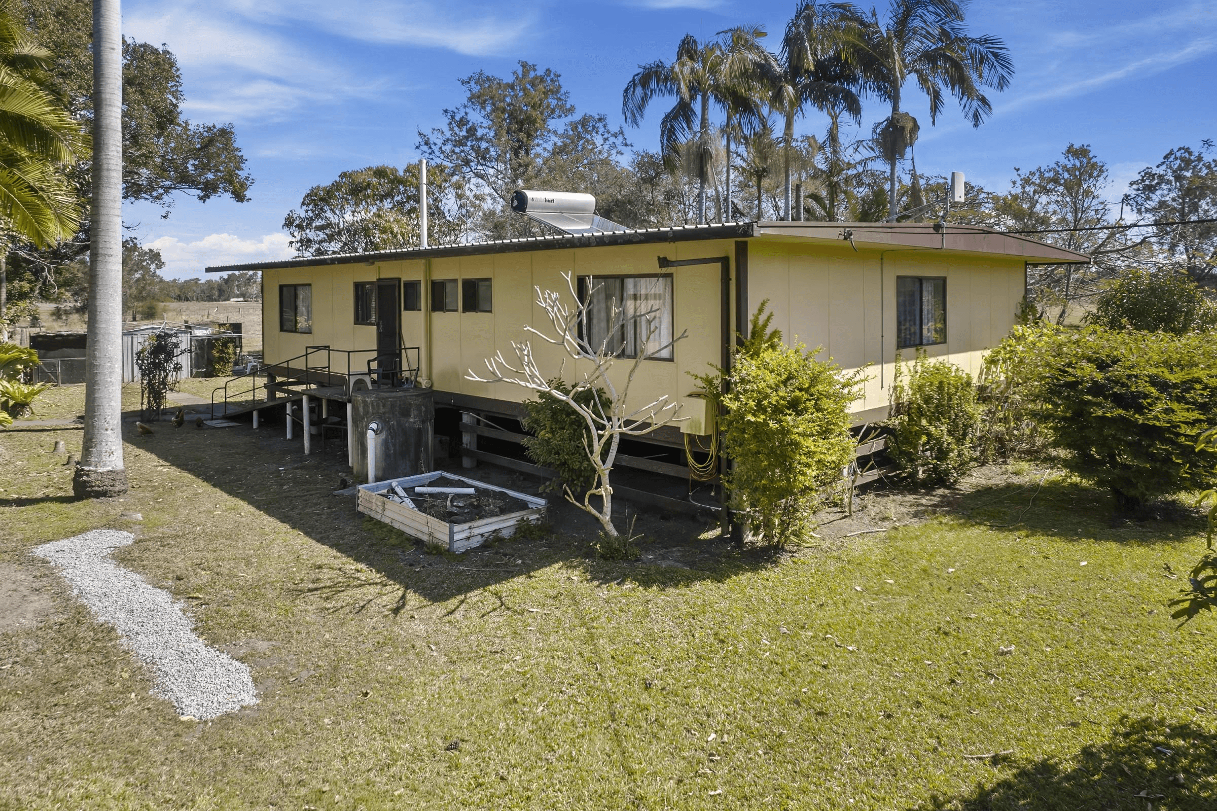 547 Beachmere Road, Beachmere, qld 4510