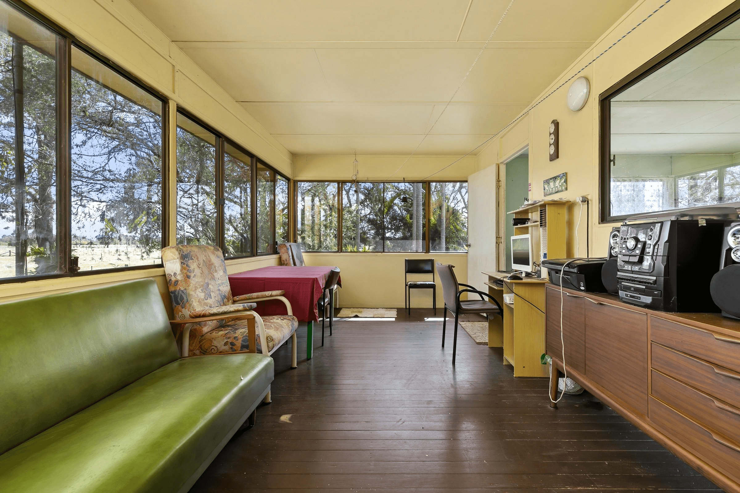 547 Beachmere Road, Beachmere, qld 4510