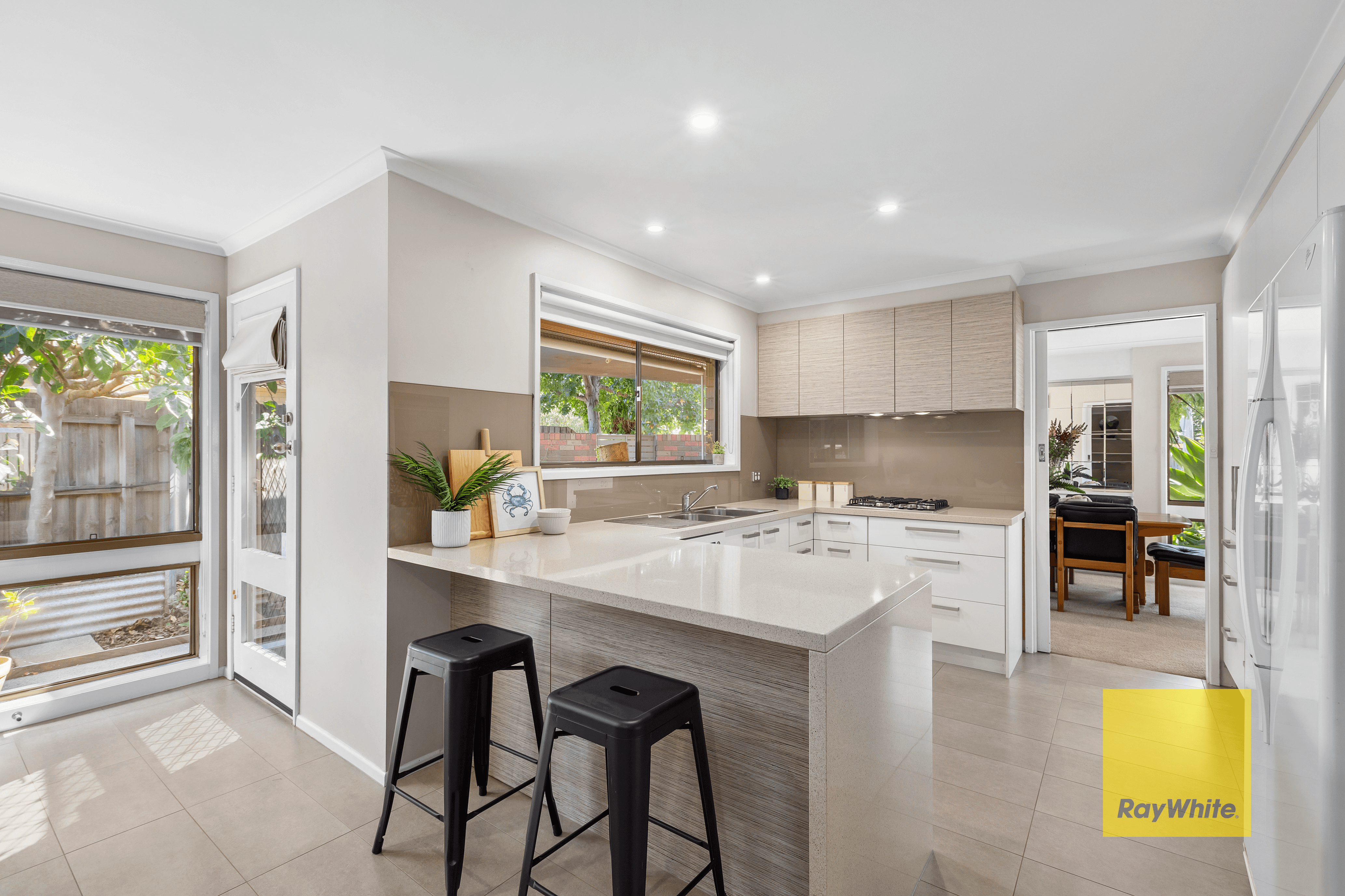 11 Oberon Drive, BELMONT, VIC 3216