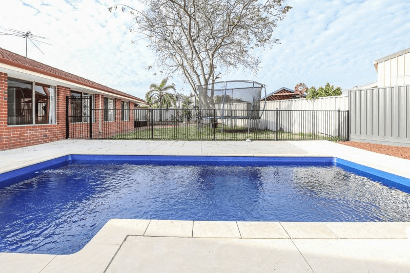 5 Shene Court, CARRAMAR, WA 6031