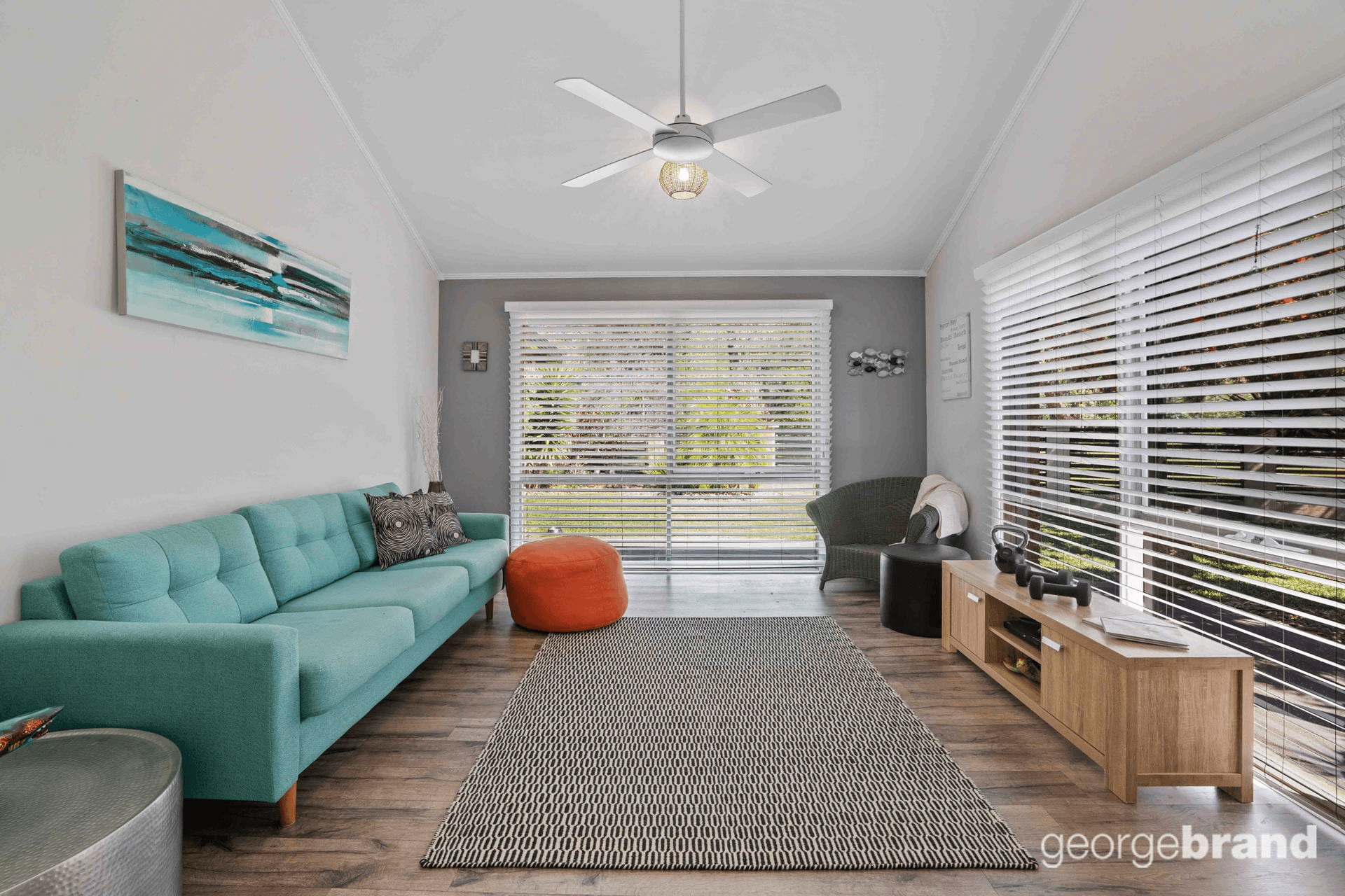 9 Rodney Close, LAKE MUNMORAH, NSW 2259