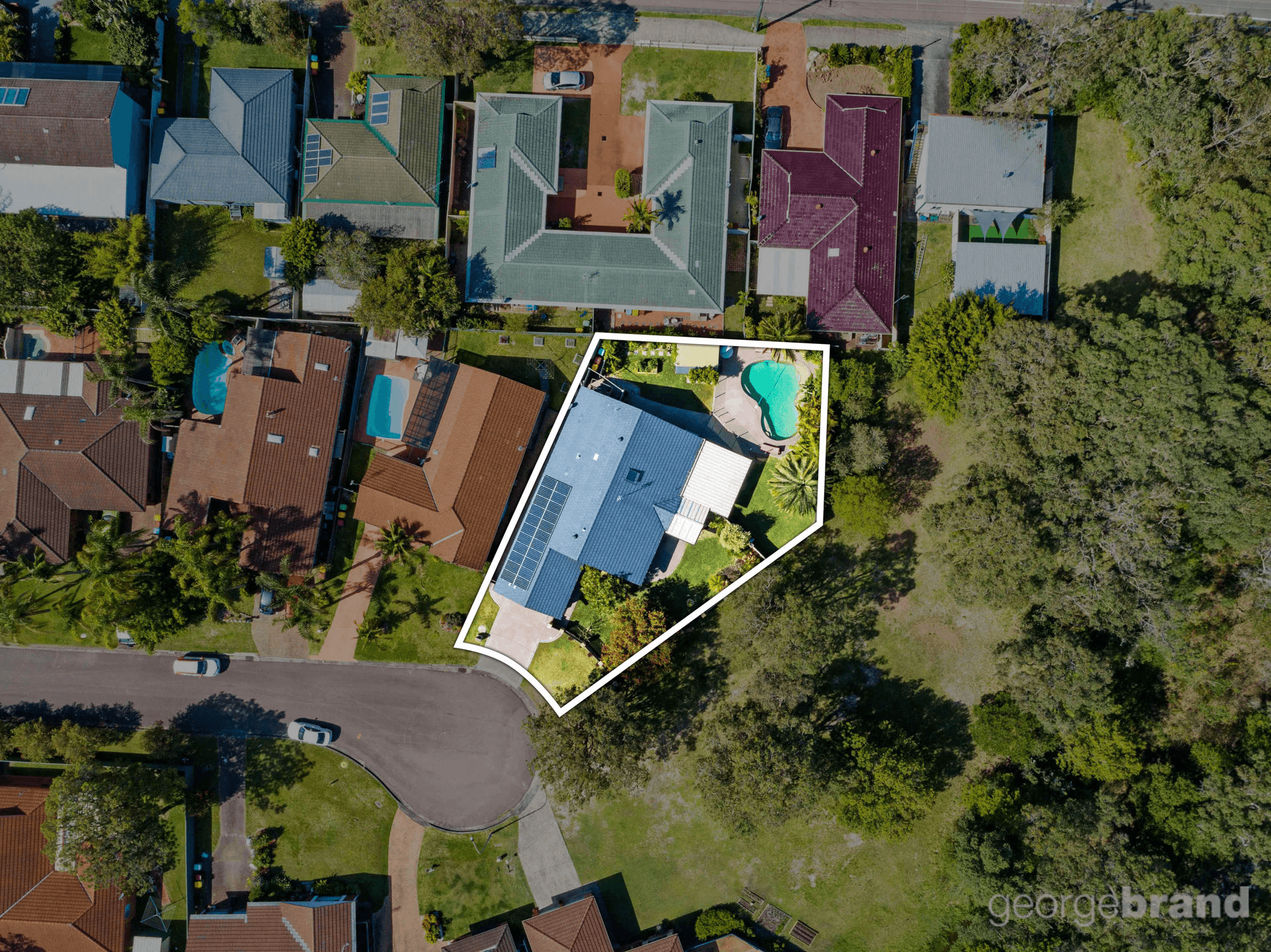 9 Rodney Close, LAKE MUNMORAH, NSW 2259