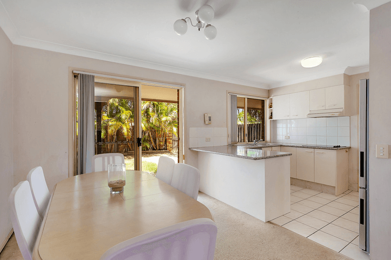 13/2 Cassowary Drive, Burleigh Waters, QLD 4220