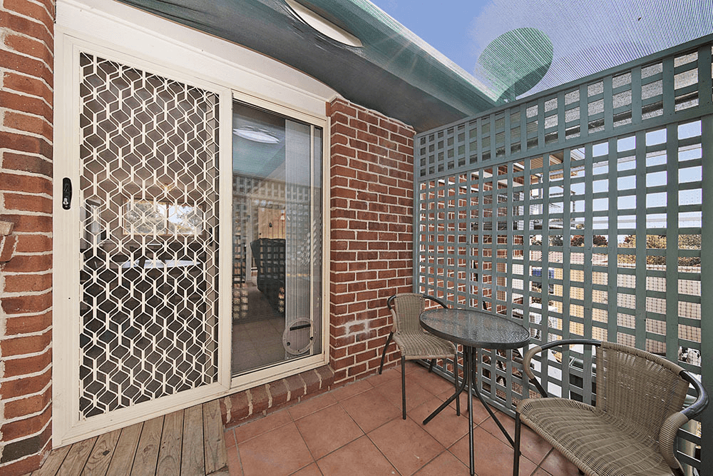 Unit 1/13 Chardonay Place, Queanbeyan West, NSW 2620