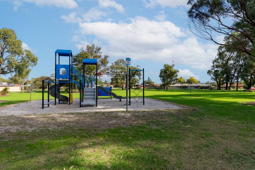 15 Voyager Court, COOLOONGUP, WA 6168