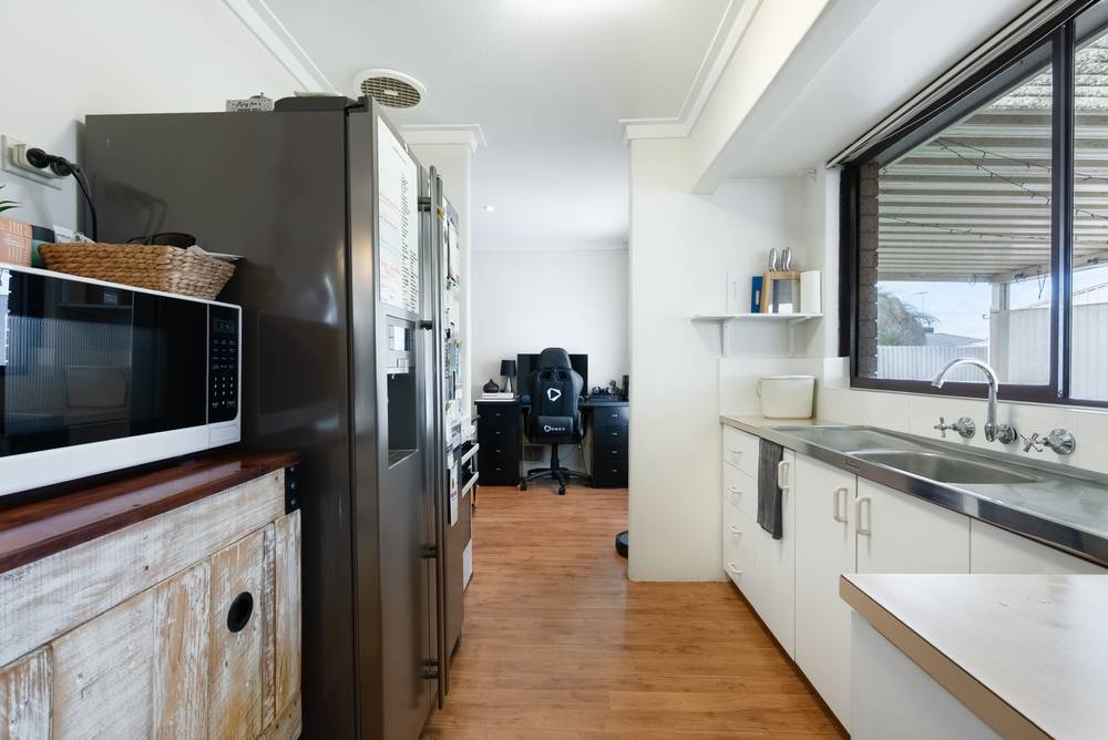 15 Voyager Court, COOLOONGUP, WA 6168
