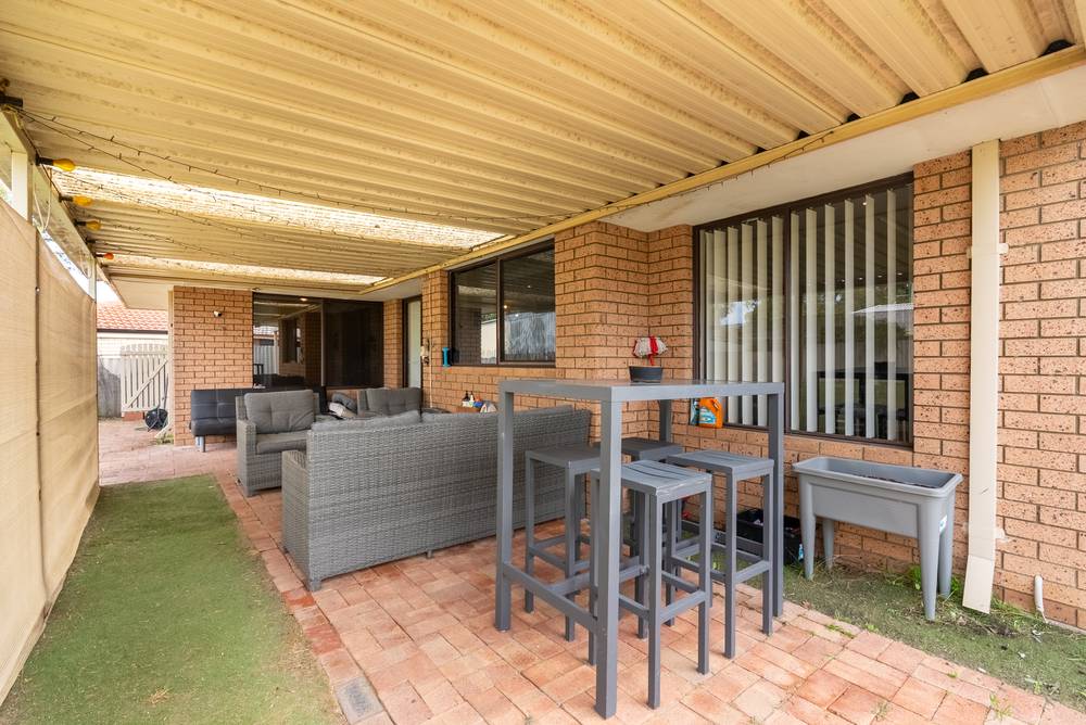 15 Voyager Court, COOLOONGUP, WA 6168