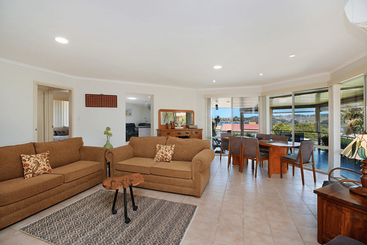 41 Champagne Drive, Tweed Heads South, NSW 2486