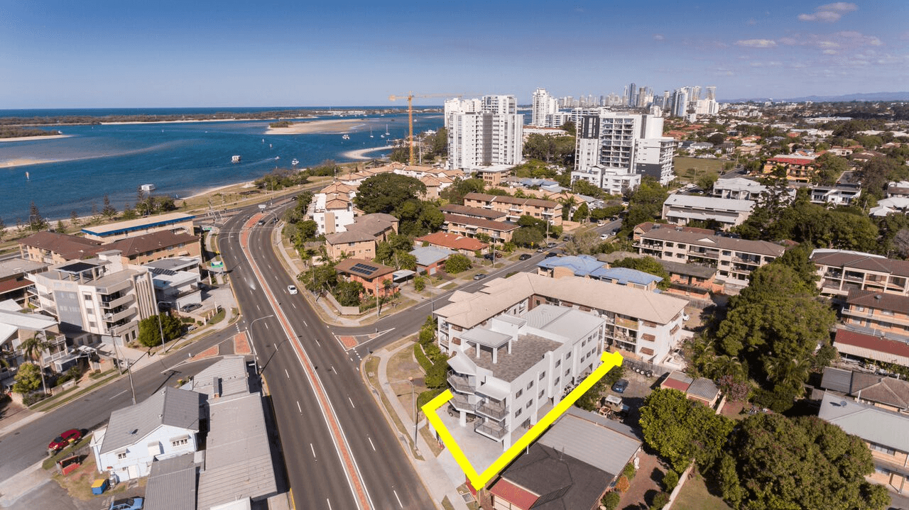 4/16 Brisbane Road, LABRADOR, QLD 4215