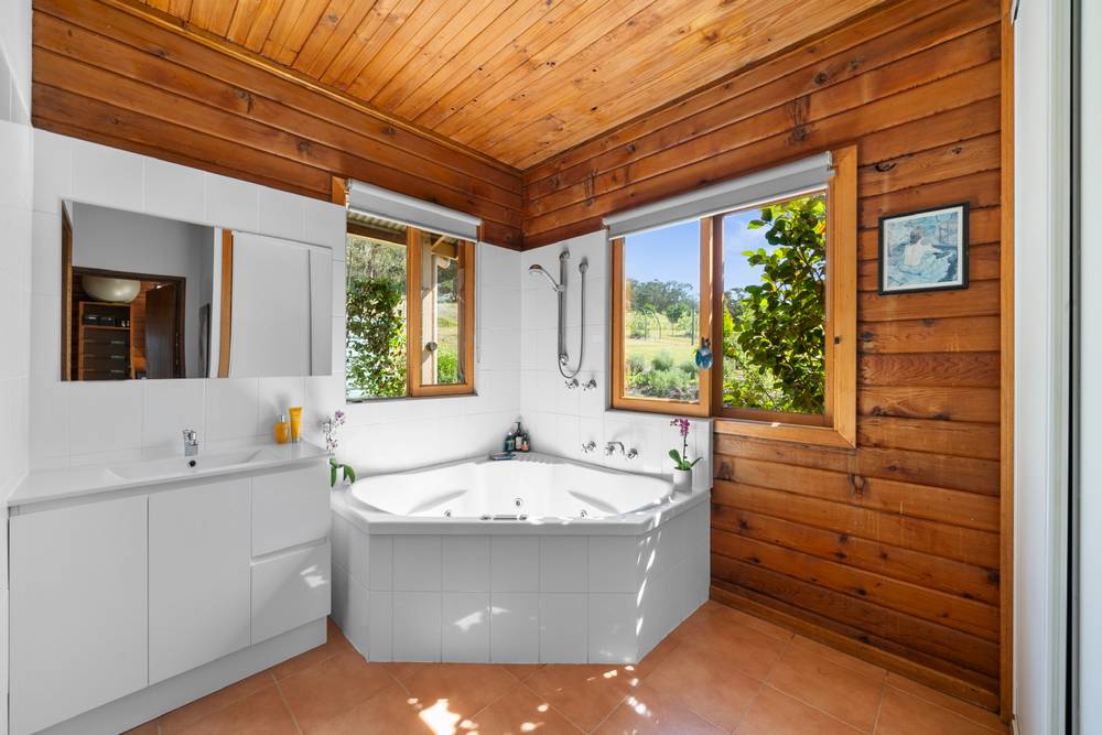 243 Davies Road, MERRIJIG, VIC 3723