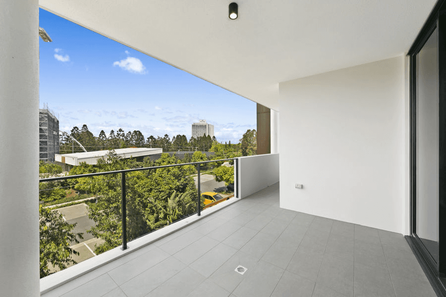 2013/21 Ross Street, BENOWA, QLD 4217