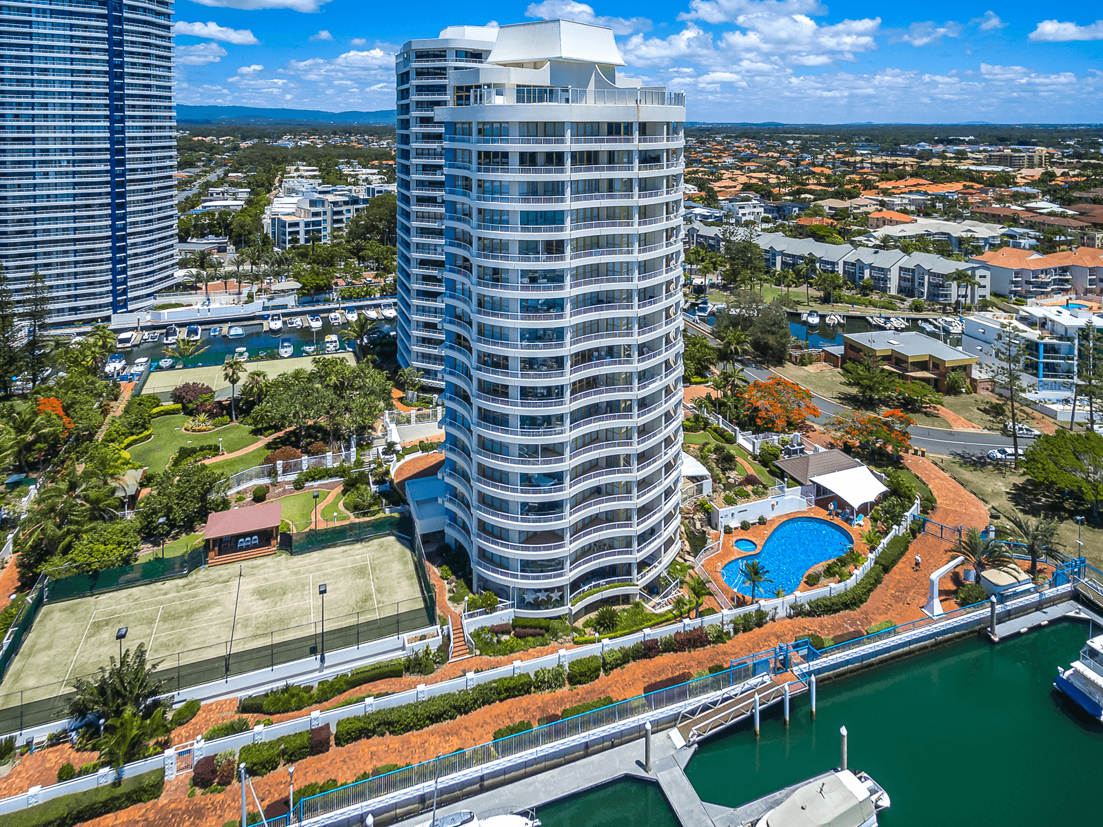 12/19 Oatland Esplanade, RUNAWAY BAY, QLD 4216