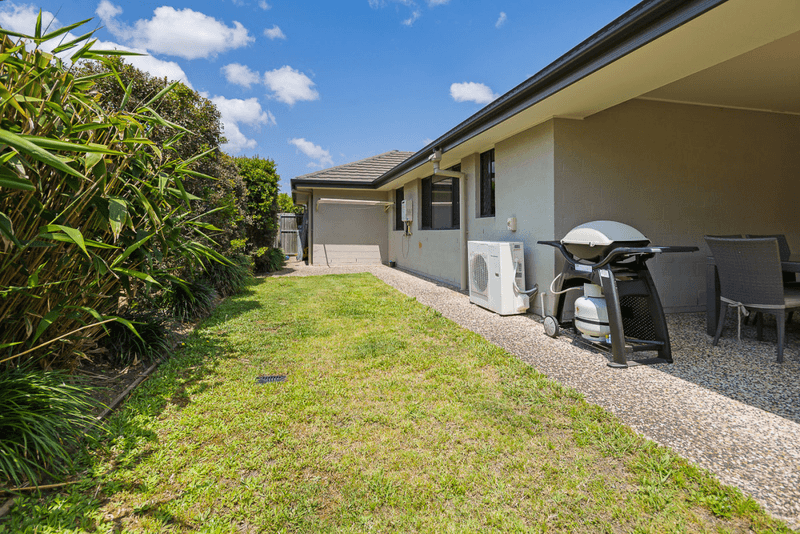 1/25 Hadrian Crescent, Pacific Pines, QLD 4211