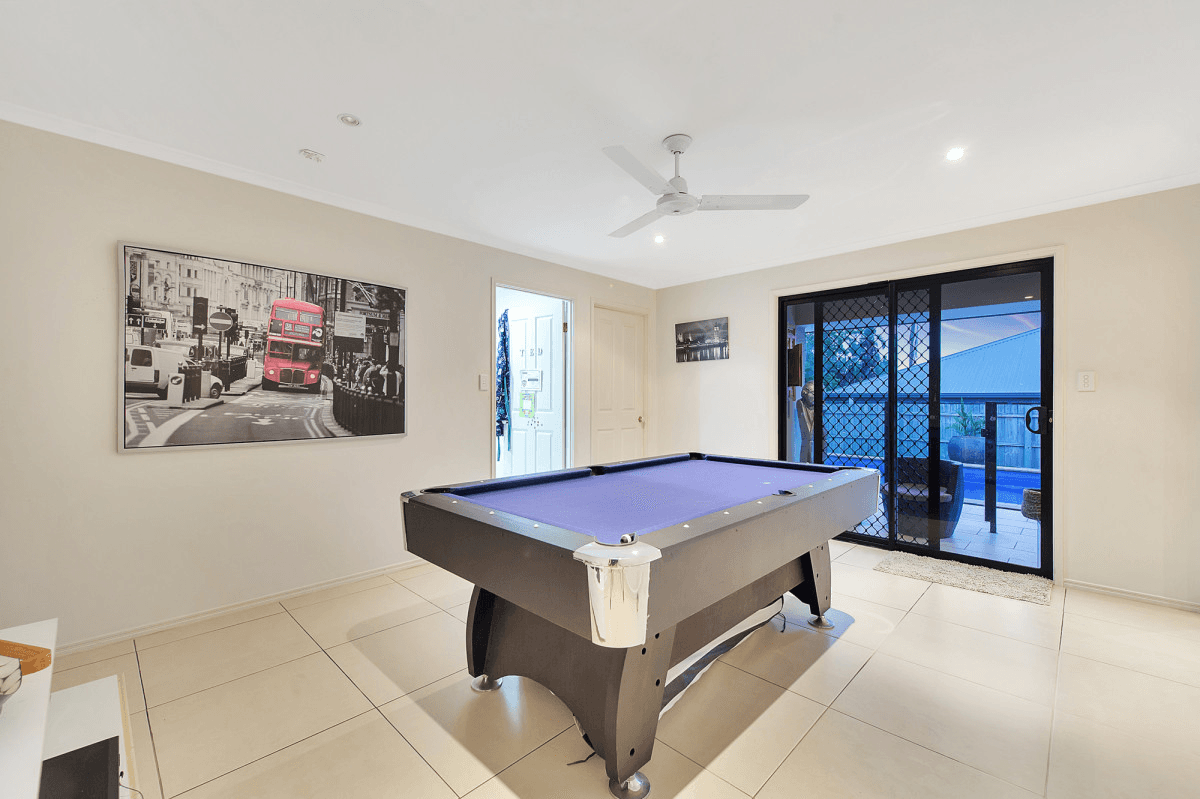 20 Victoria Drive, Pacific Pines, QLD 4211