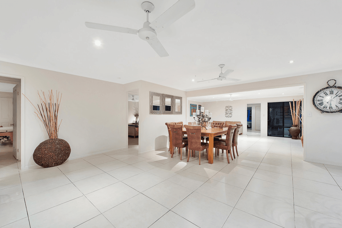 20 Victoria Drive, Pacific Pines, QLD 4211