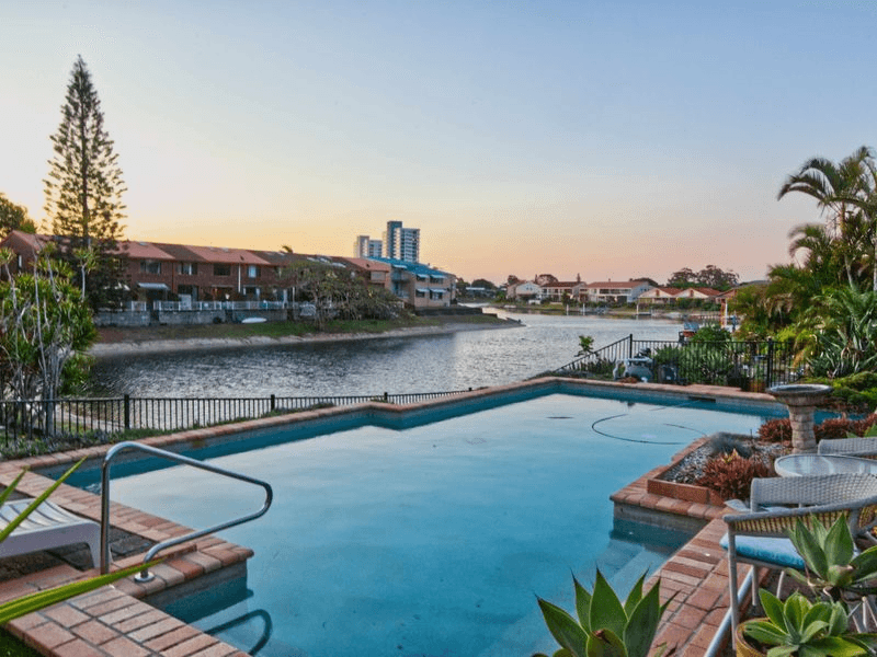 1/107 SUNSHINE BOULEVARD, MERMAID WATERS, QLD 4218