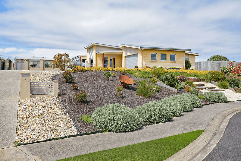 7 Atkins Cresent, PORT FAIRY, VIC 3284