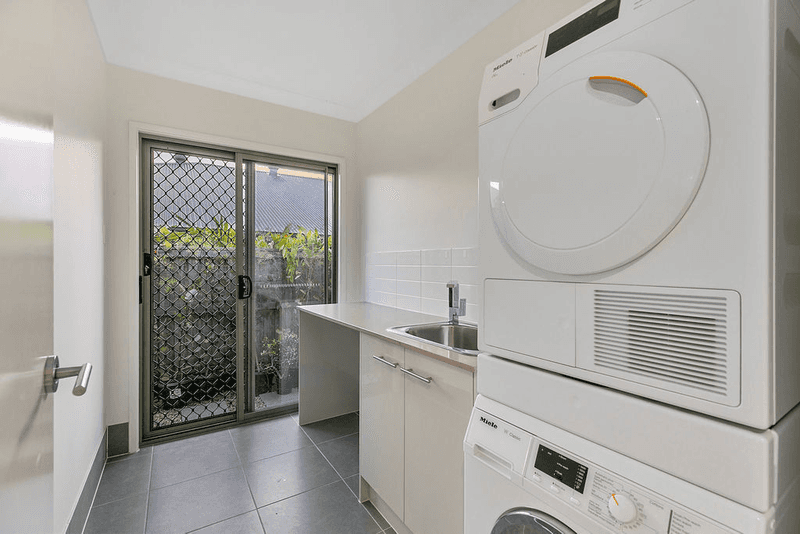 9 Black Beech Rd, Noosa Heads, QLD 4567