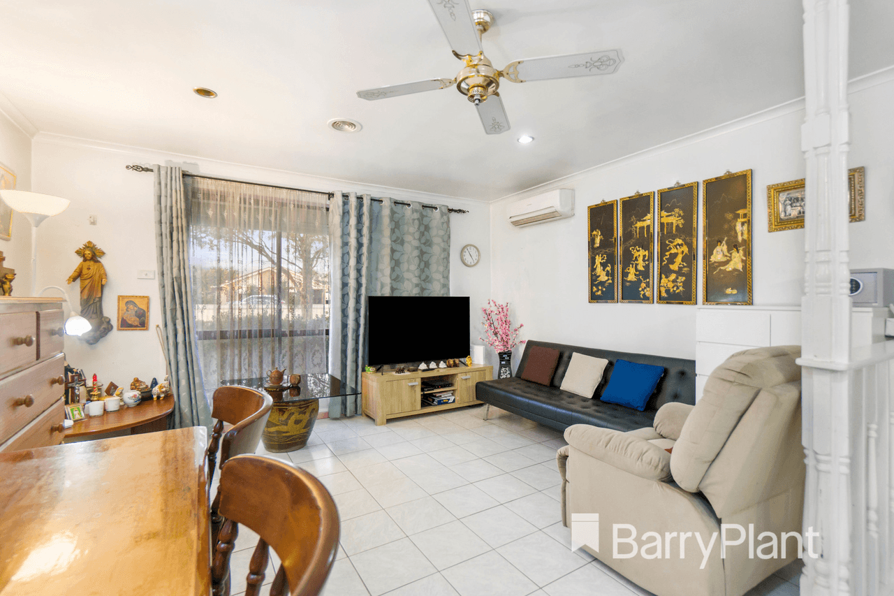 2/86 Kurung Drive, Kings Park, VIC 3021