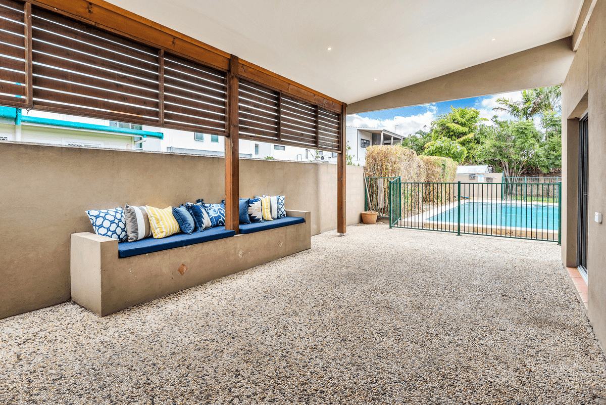 16 Skiff Street, SOUTHPORT, QLD 4215