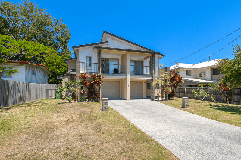 18 Barton Avenue, SOUTHPORT, QLD 4215