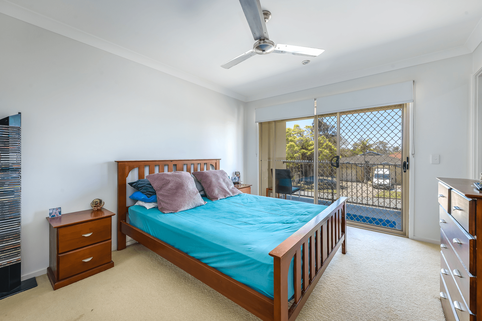 18 Barton Avenue, SOUTHPORT, QLD 4215