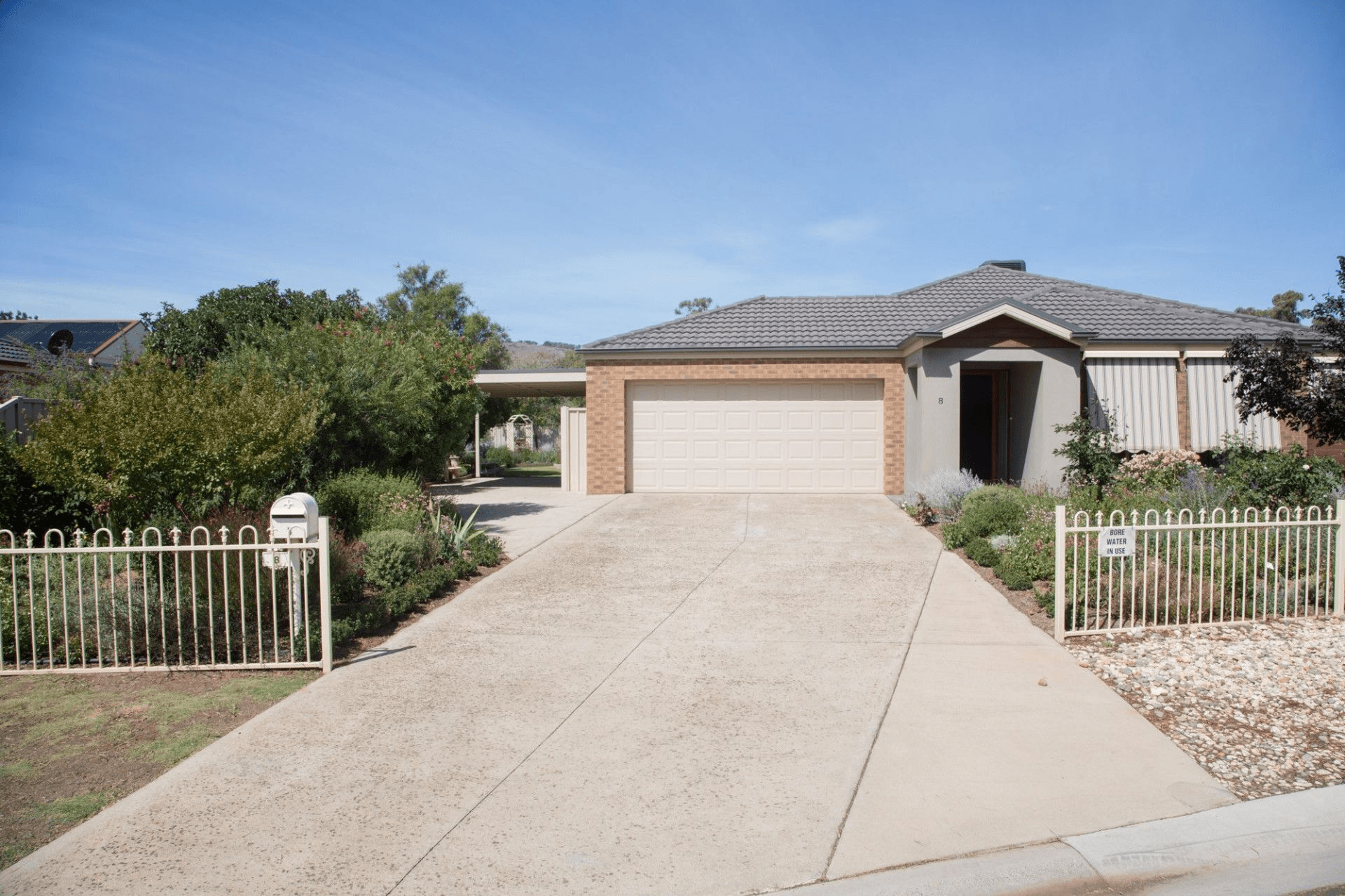 8 Peppercorn Place, EUROA, VIC 3666