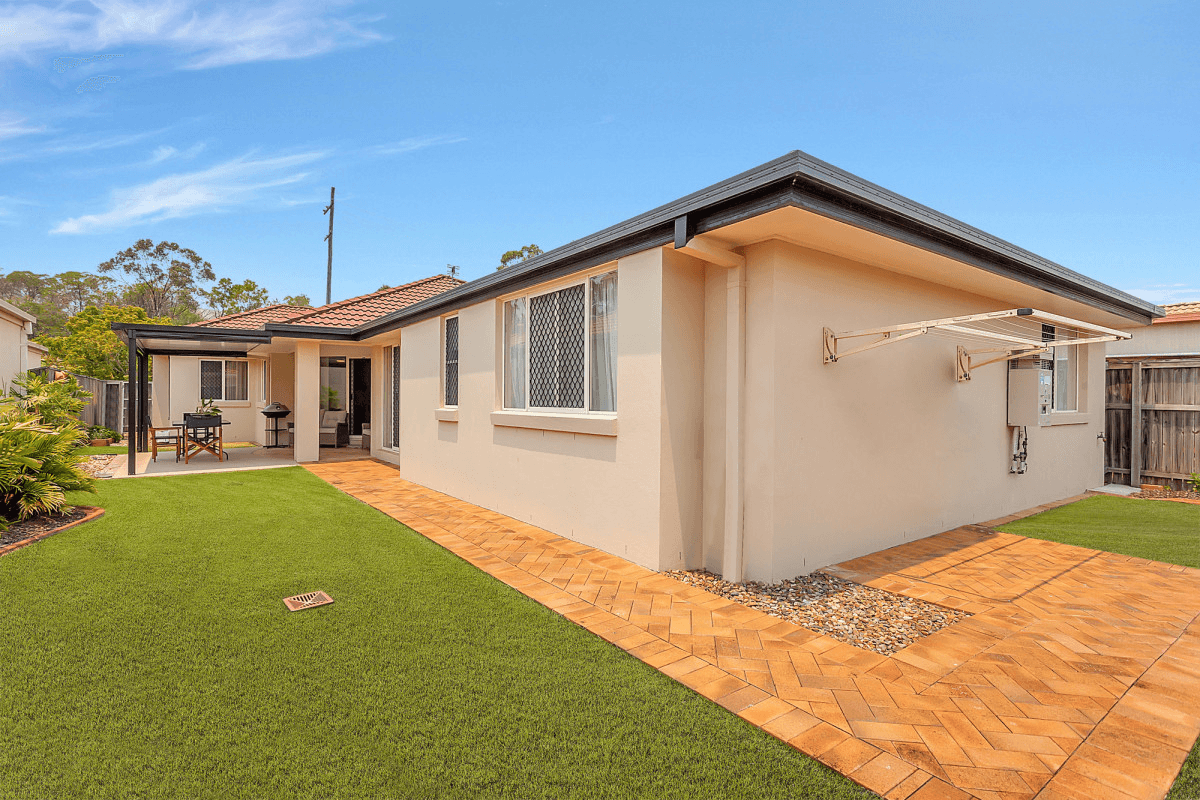 16 Stingray Crescent, Burleigh Waters, QLD 4220