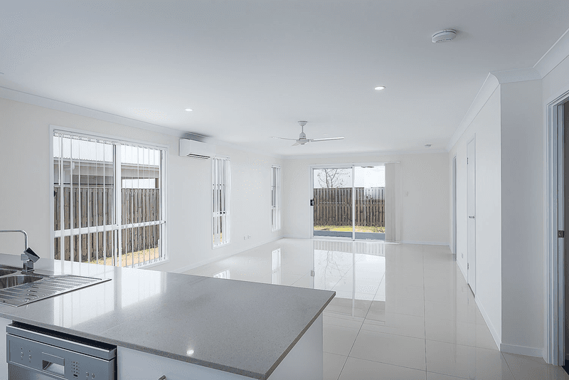 39 Lauenstein Crescent, Pimpama, QLD 4209