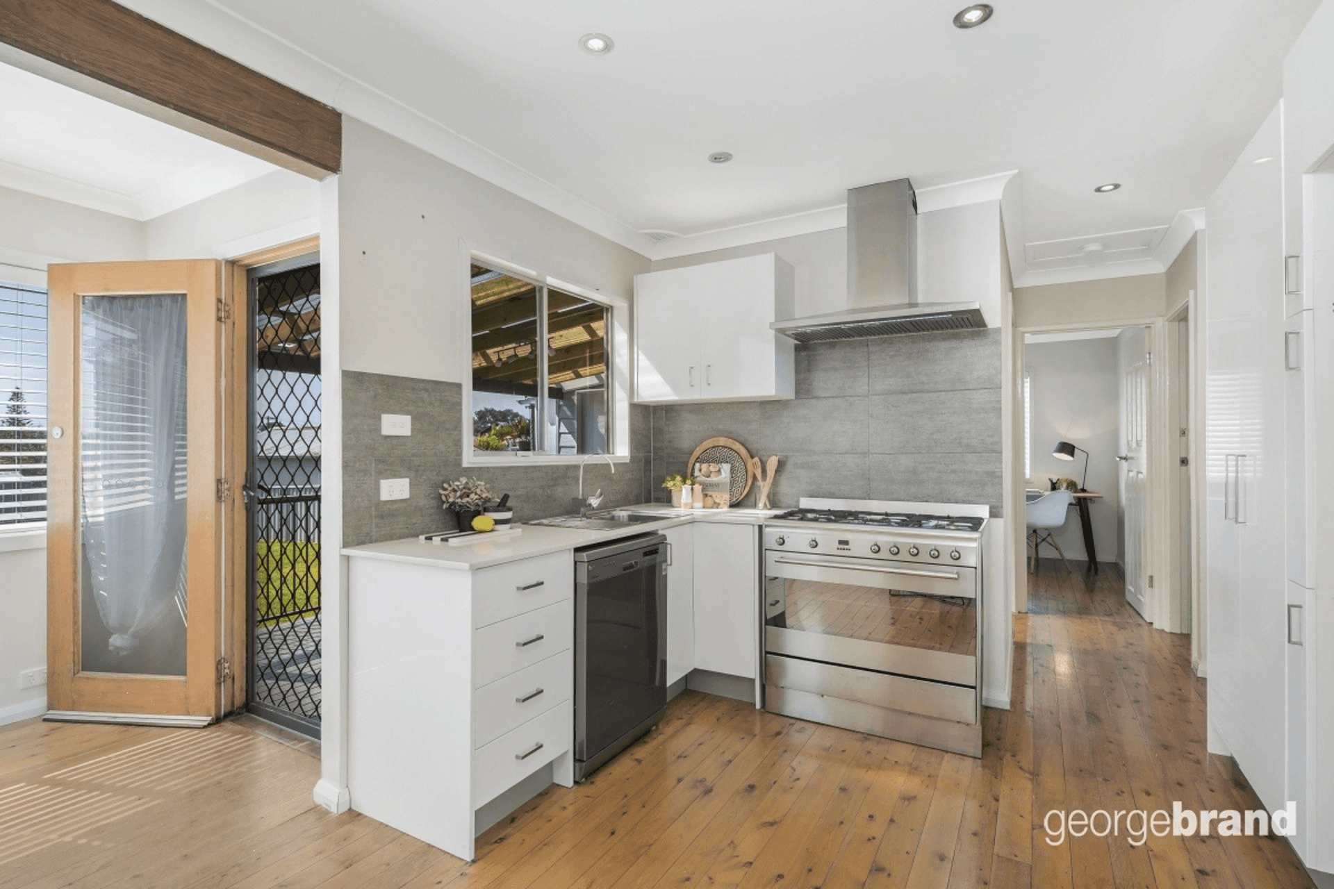 38 Brooke Avenue, KILLARNEY VALE, NSW 2261