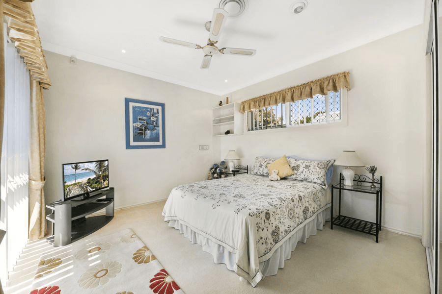 66 Newport Drive, ROBINA, QLD 4226