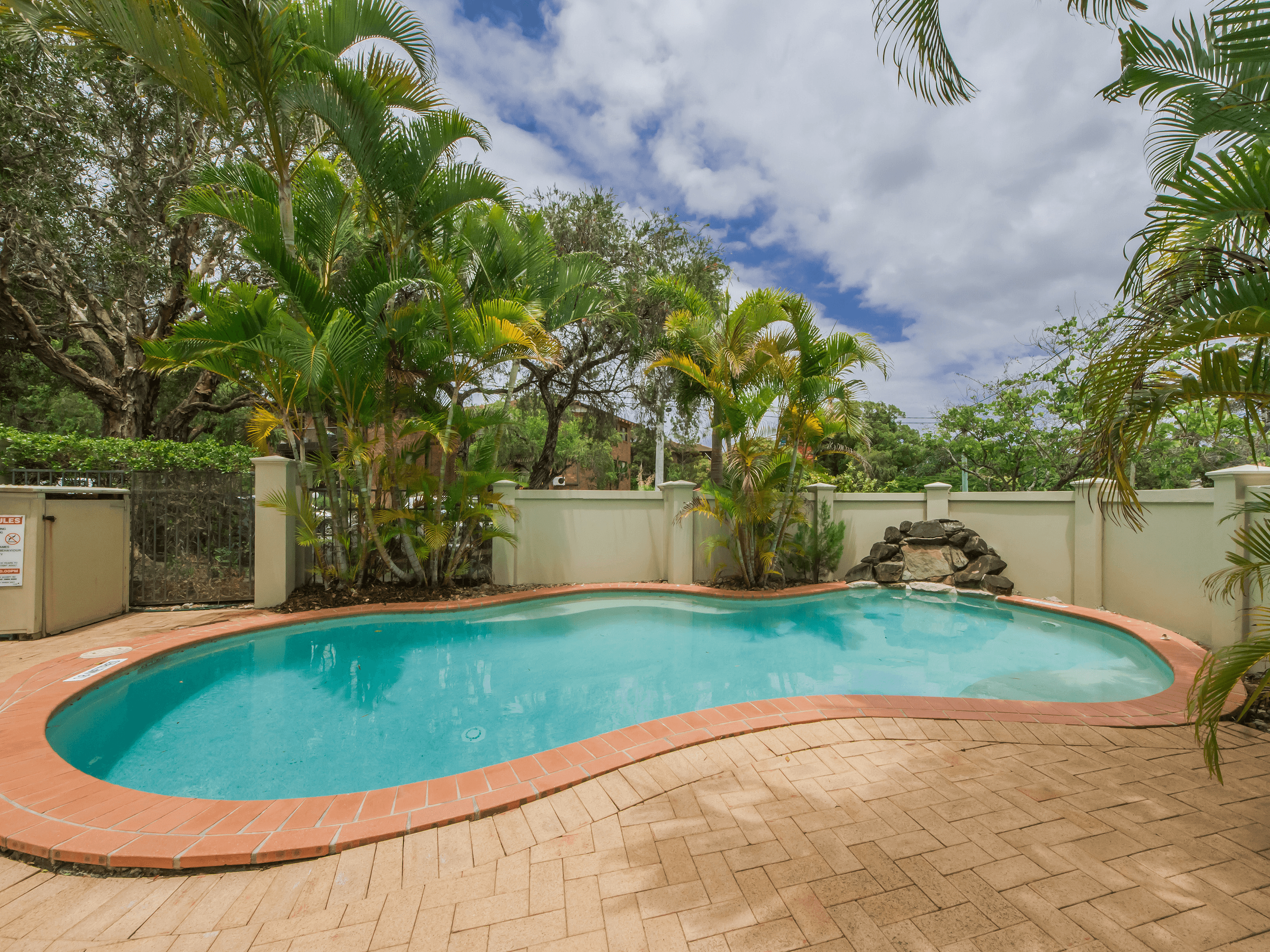 4/25 Chester Terrace, SOUTHPORT, QLD 4215