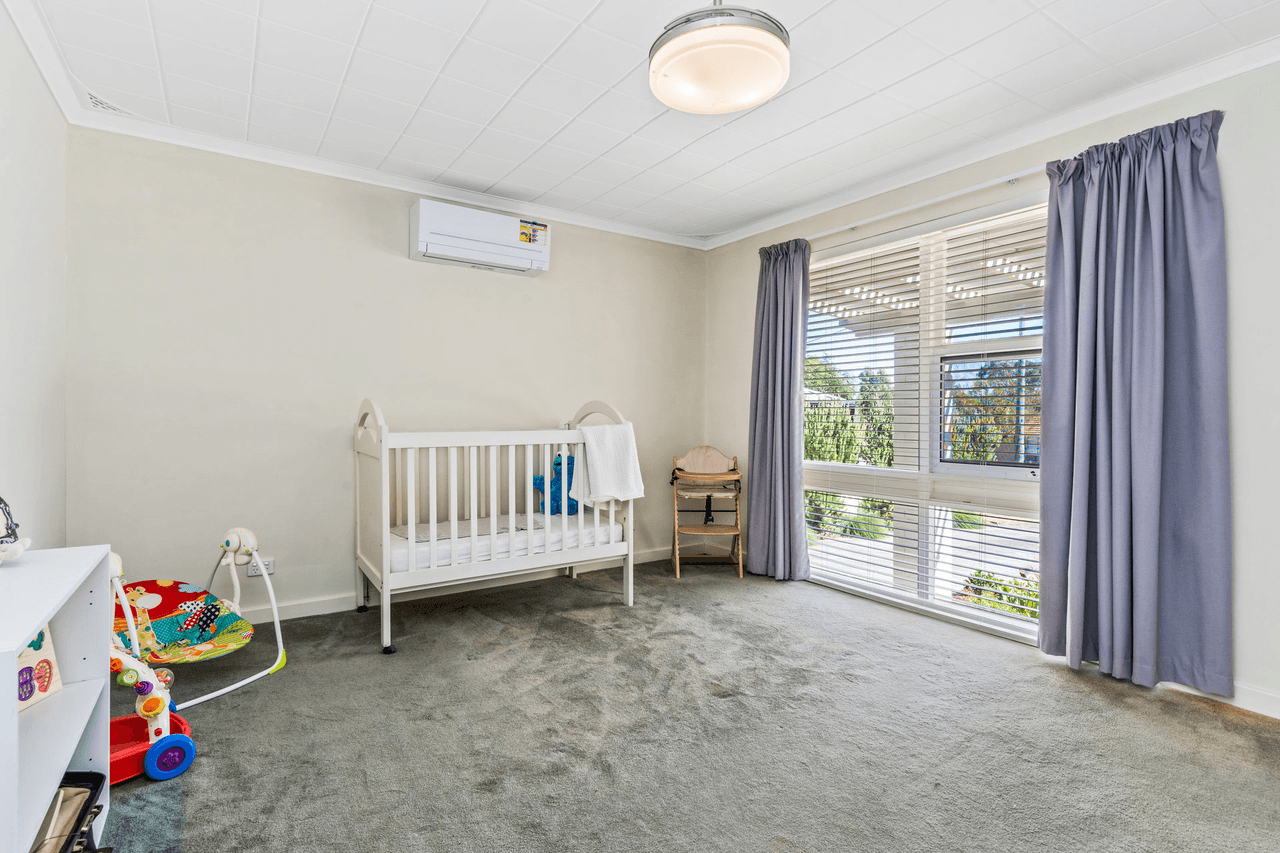 21 Phillip Grove, KALAMUNDA, WA 6076