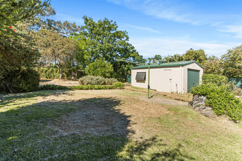 21 Phillip Grove, KALAMUNDA, WA 6076