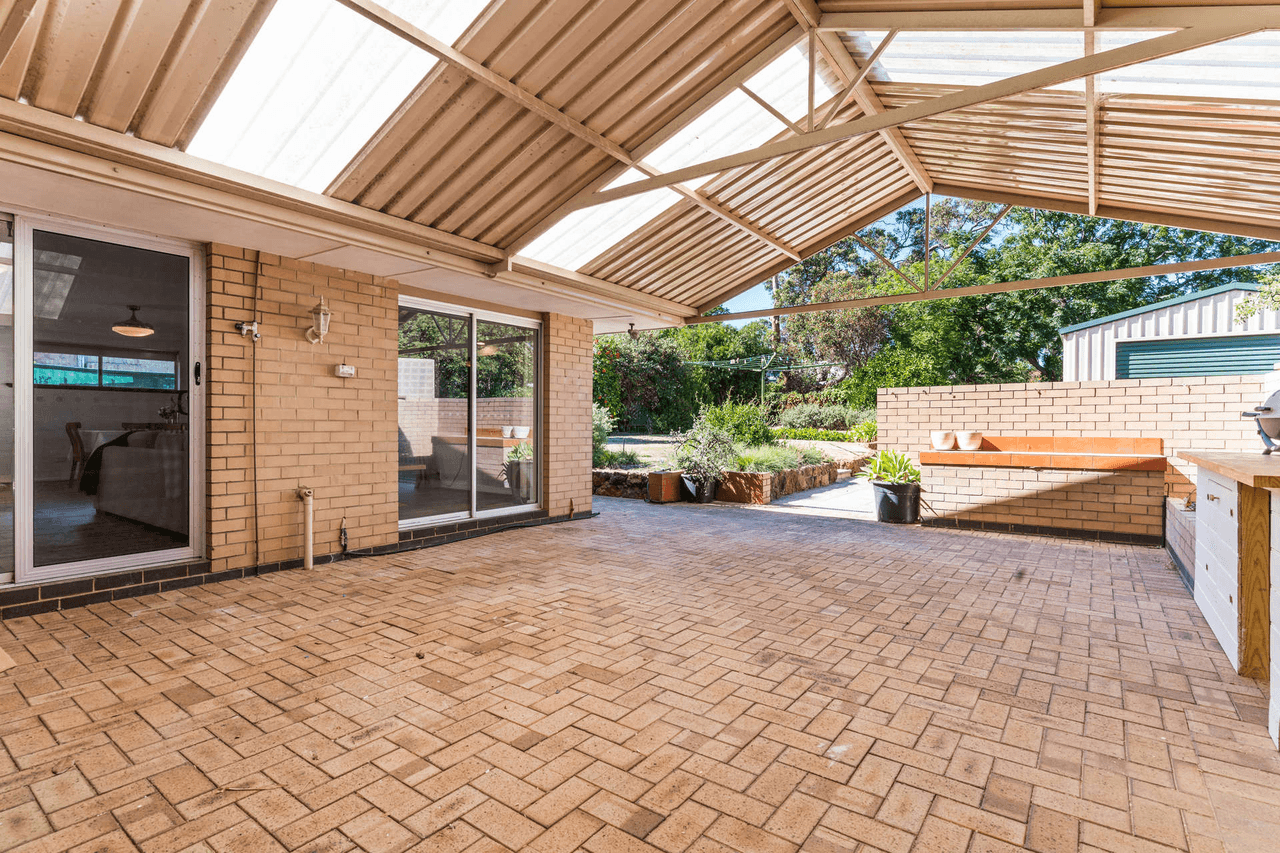 21 Phillip Grove, KALAMUNDA, WA 6076