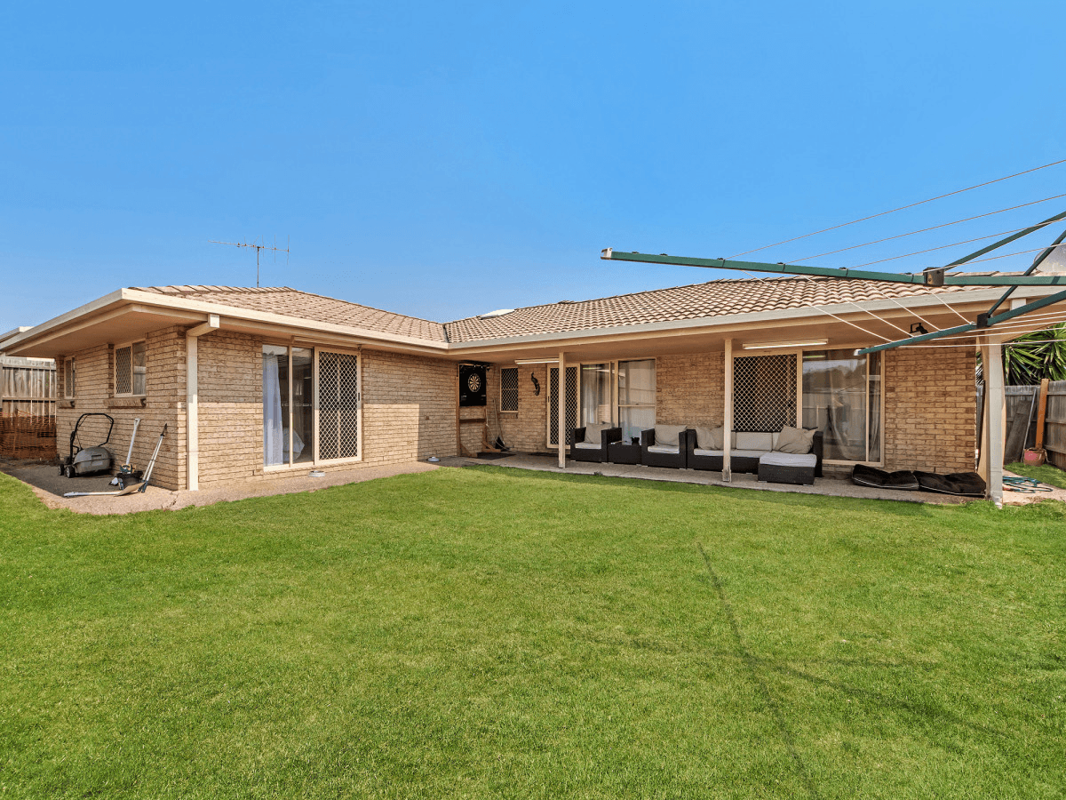 7 Mark Court, Raceview, QLD 4305