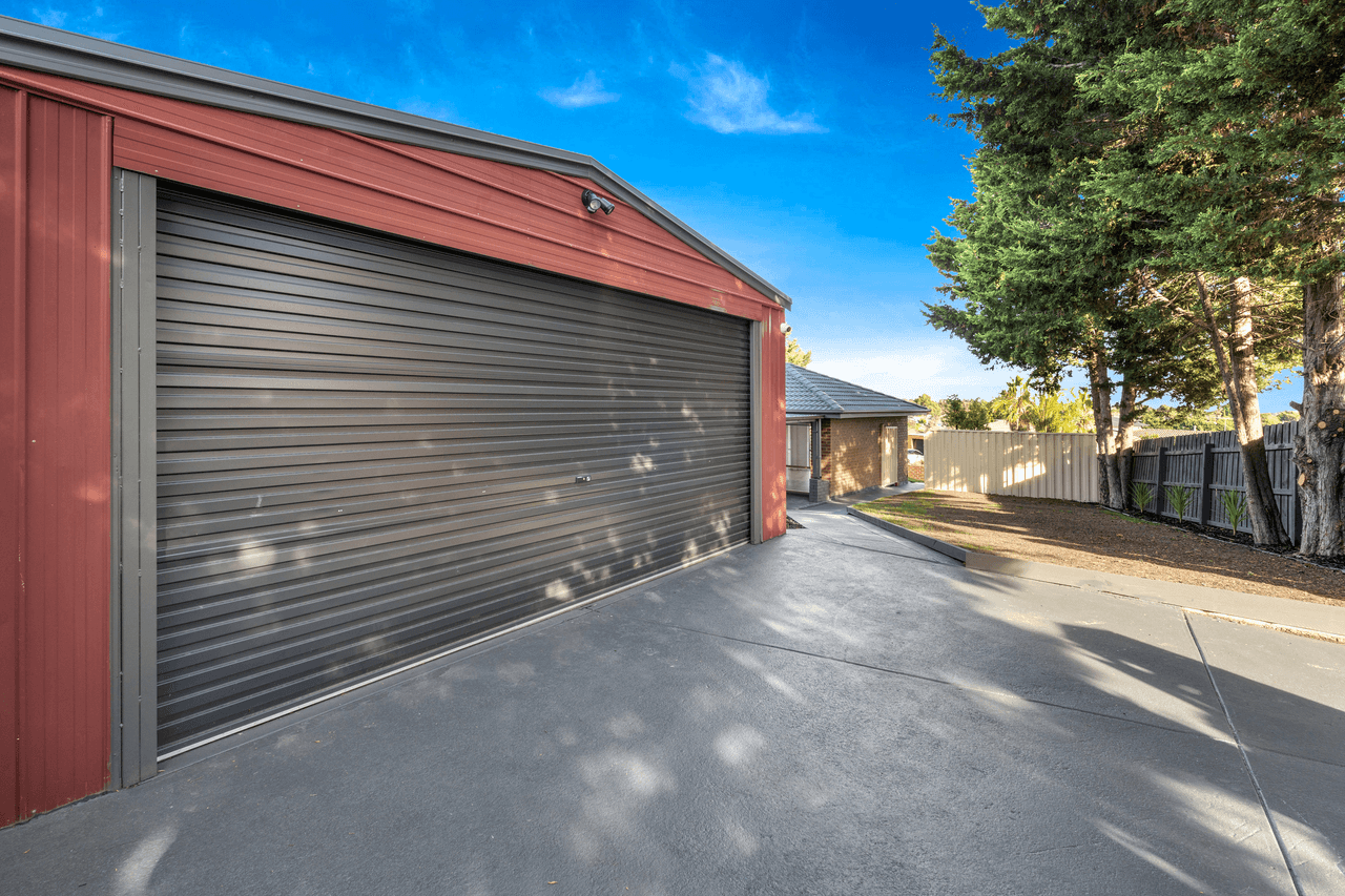 24 Banksia Place, MEADOW HEIGHTS, VIC 3048