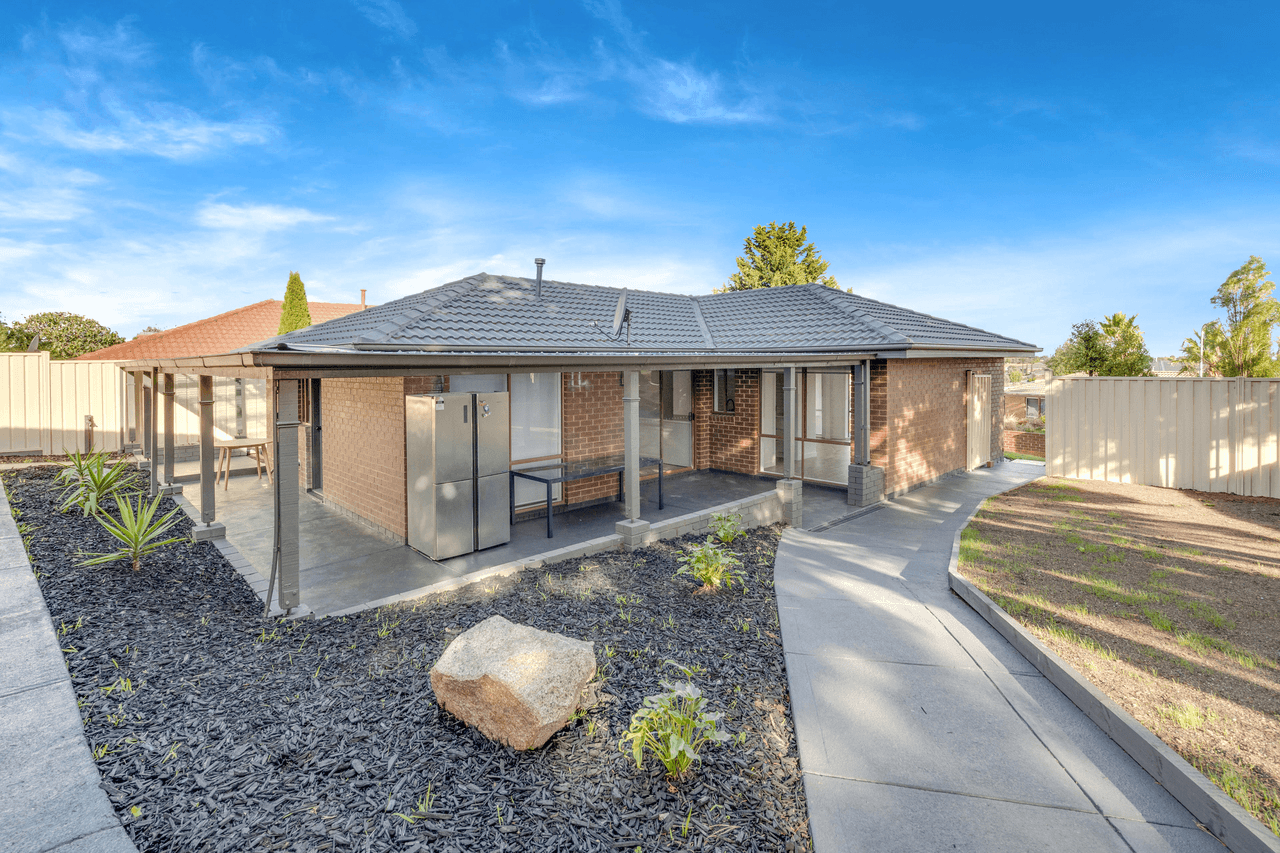 24 Banksia Place, MEADOW HEIGHTS, VIC 3048