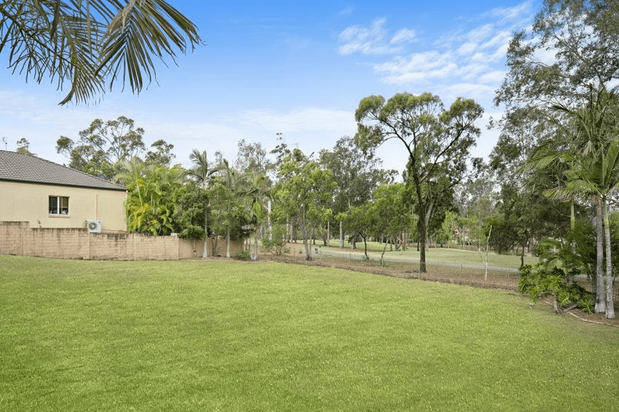 7 Hazel Court, ARUNDEL, QLD 4214