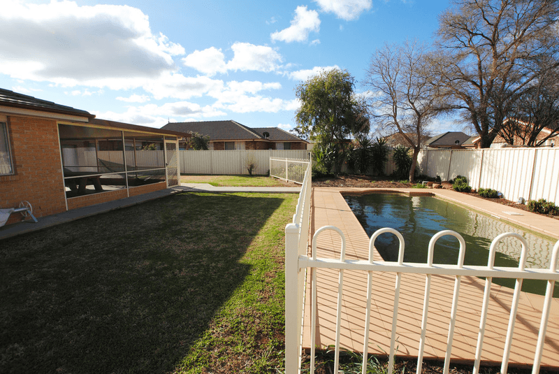 1 Innisvale Court, GRIFFITH, NSW 2680
