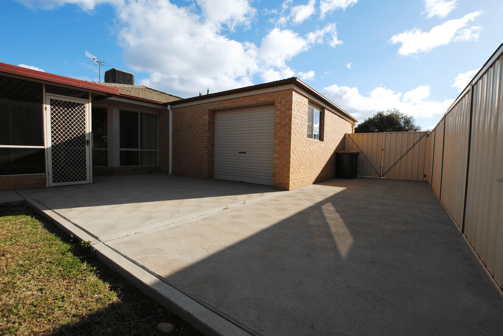 1 Innisvale Court, GRIFFITH, NSW 2680