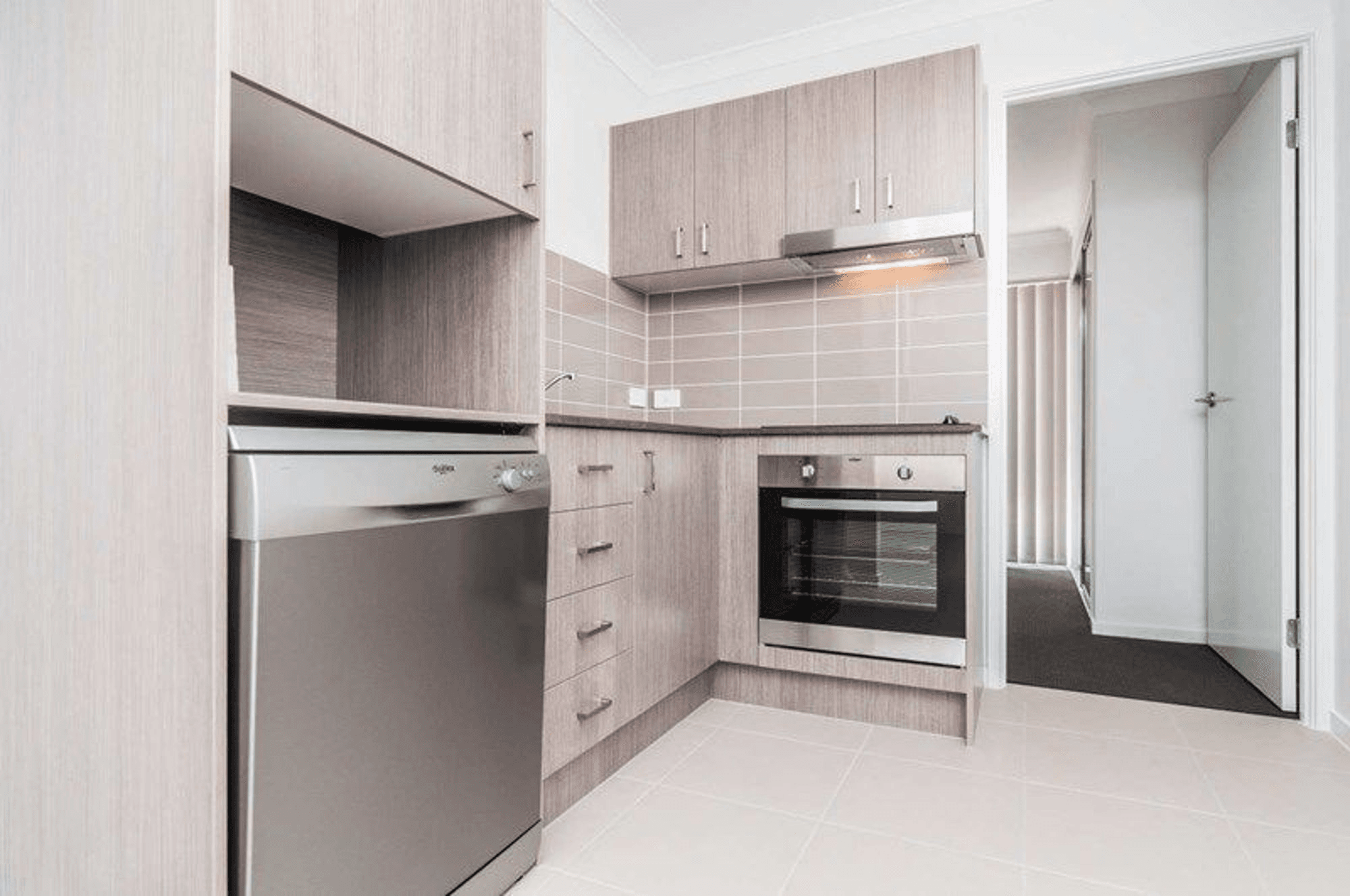2/73 Surround Street, DAKABIN, QLD 4503