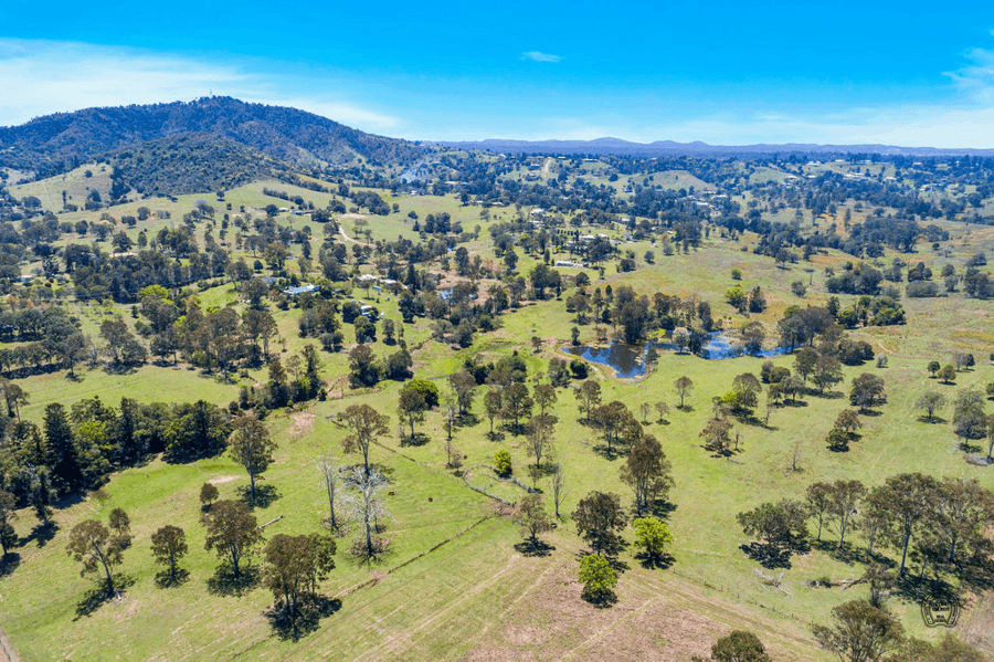 66 Bill James Road, CHATSWORTH, QLD 4570