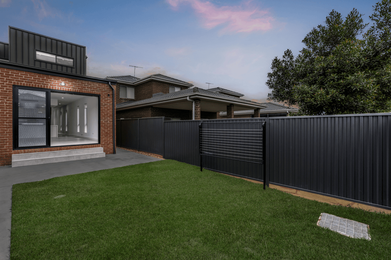 1/14 Flanagan Avenue, MOOREBANK, NSW 2170