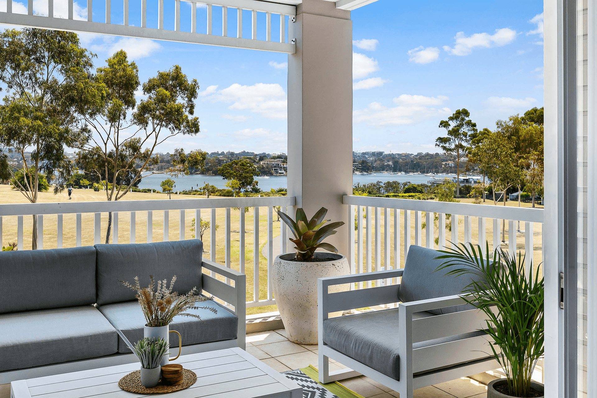 22/4 Admiralty Drive, Breakfast Point, NSW 2137