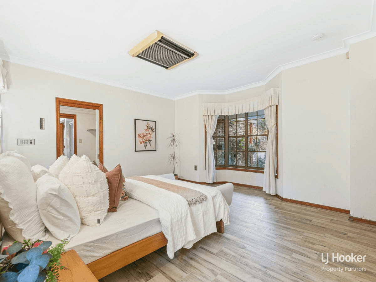 12 Bonutto Court, ROBERTSON, QLD 4109