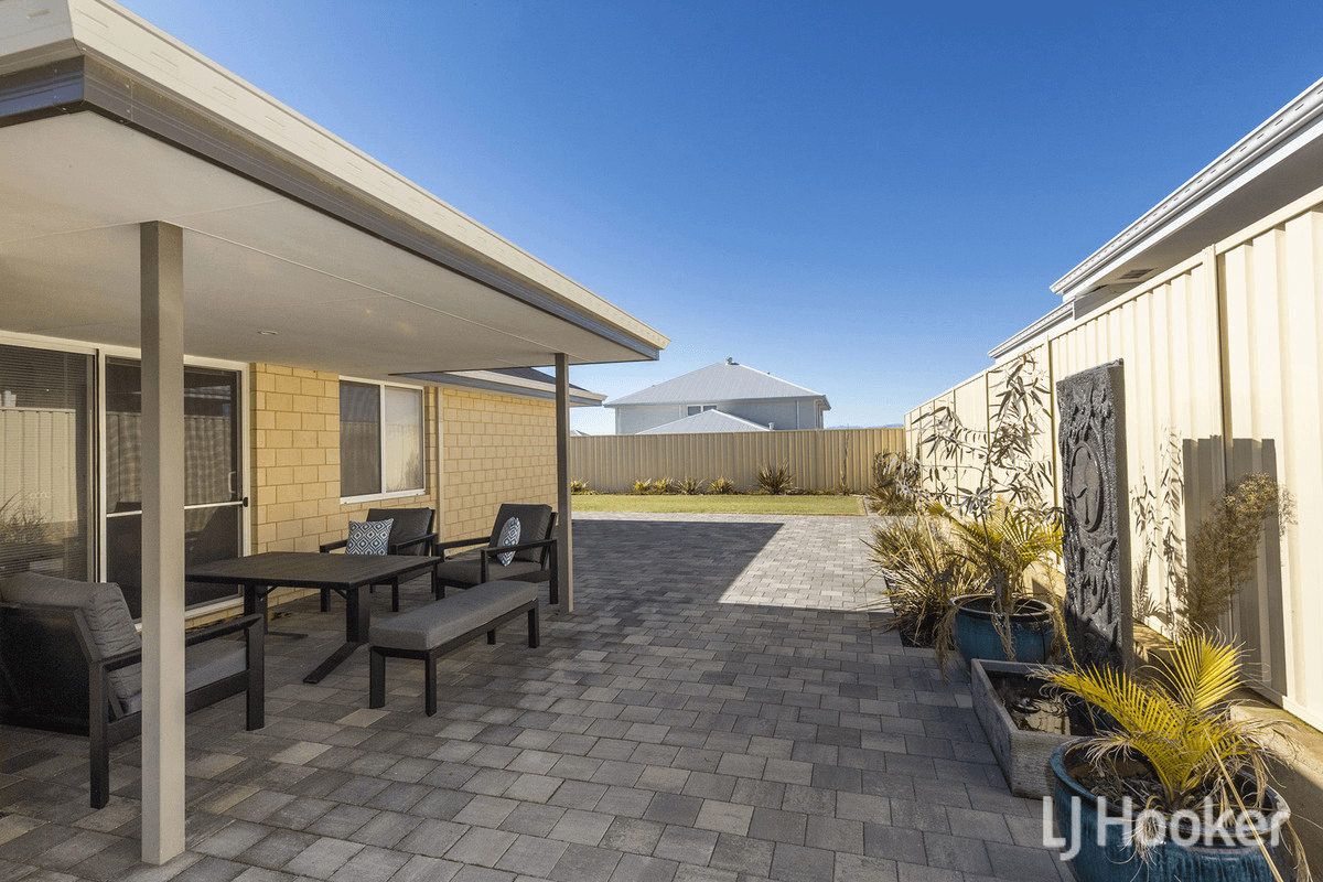 90 Eleanore Drive, MADORA BAY, WA 6210